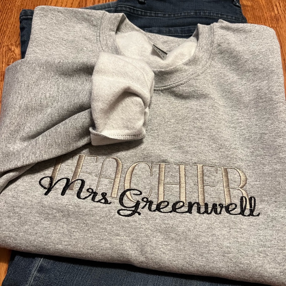 🆕 TEACHER SWEATSHIRT Embroidery
